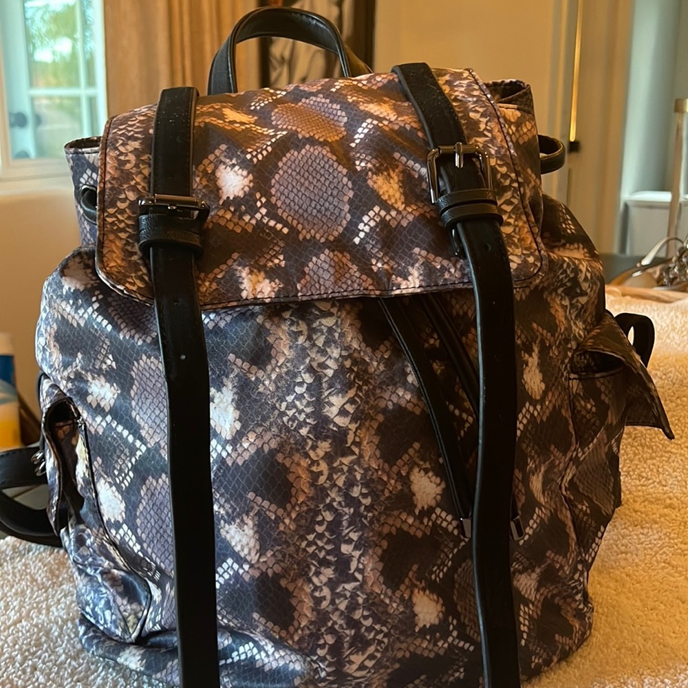 Cloth backpack,  rand new